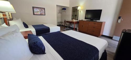Double Room with Two Double Beds - Non-Smoking